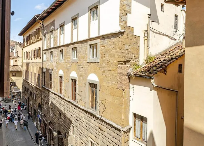 Uffizi Charming *